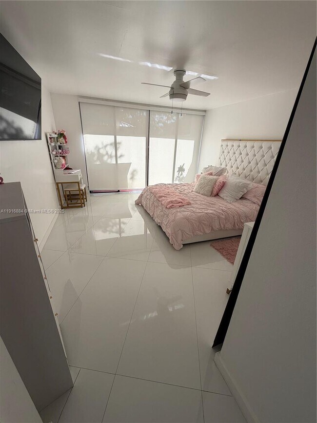 Building Photo - 13198 SW 10th Terrace