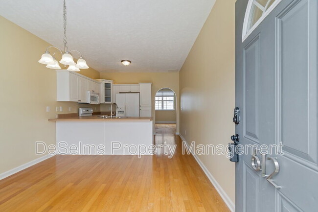 Building Photo - 612 Spence Enclave Way
