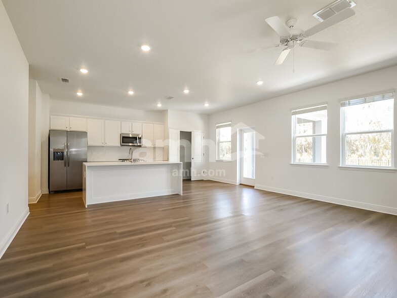 Building Photo - 1529 Blue Nile Pt