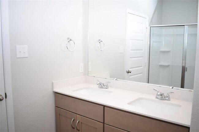 Building Photo - 11705 Murano Dr