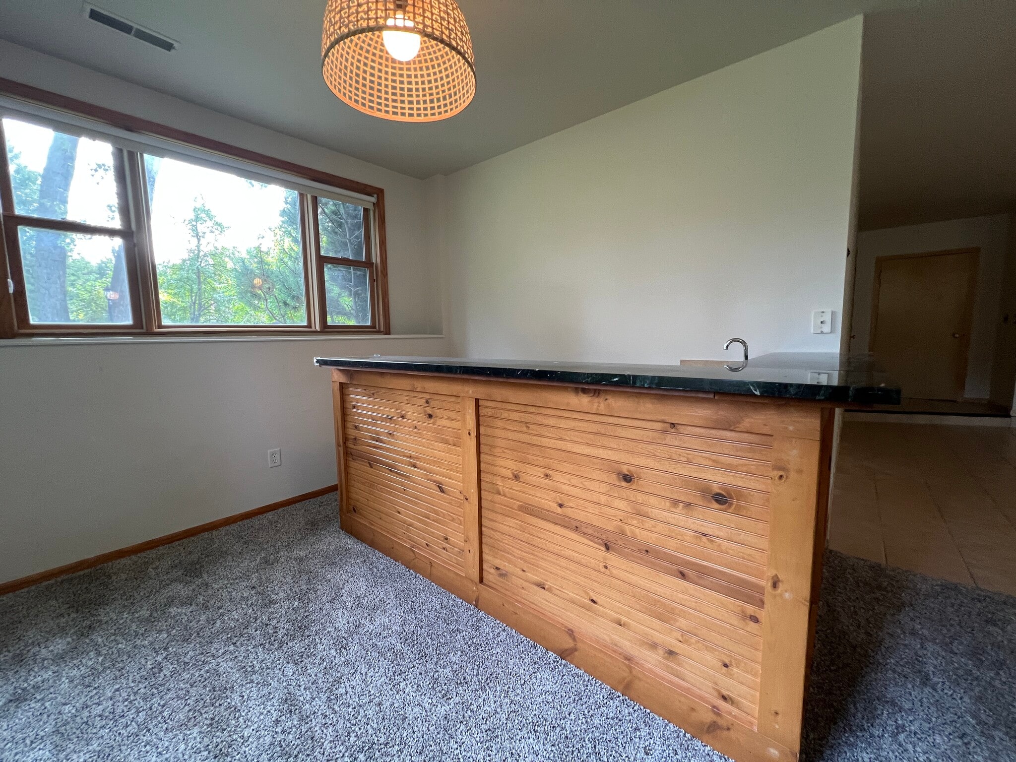 Wet Bar - 118 S Shannon Dr