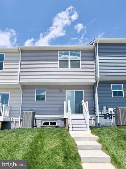 Building Photo - 785 Hisey Ave