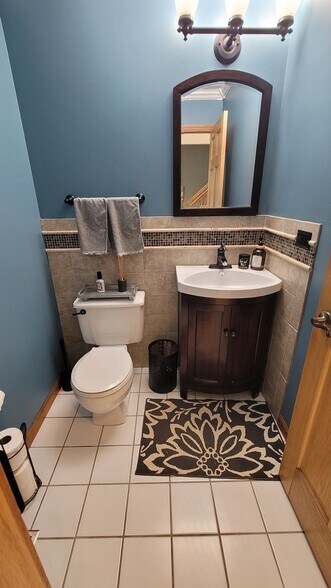 Building Photo - 3885 Thornberry Way