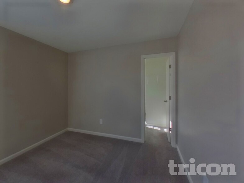 Building Photo - 1715 Southwold Ln