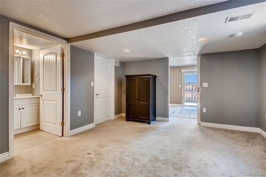 Building Photo - 7175 Routt St