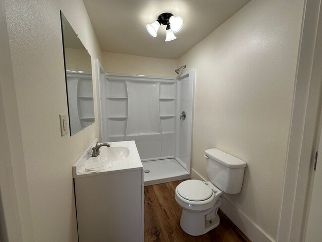 Building Photo - Come look at this remolded 2-bedroom 1-bath house in Morrilton.