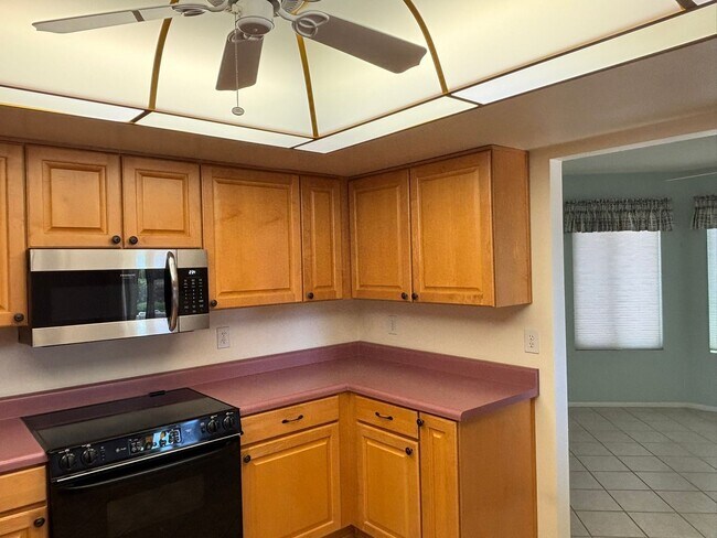 Building Photo - Spacious 3 bedroom Long Term Unfurnished home in Leisure World a 45+ Active Adult Resort Community