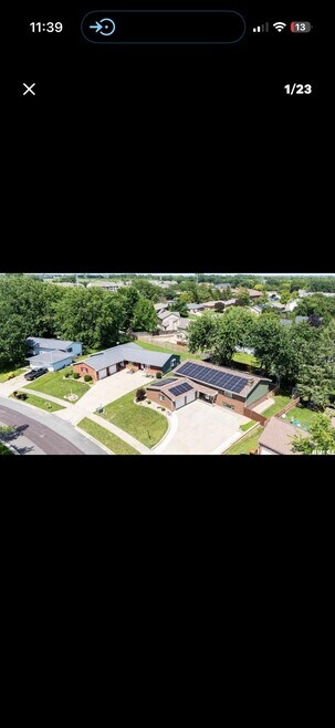 Building Photo - 7112 N Rockvale Dr