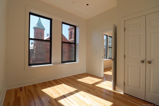 Building Photo - 253 State St