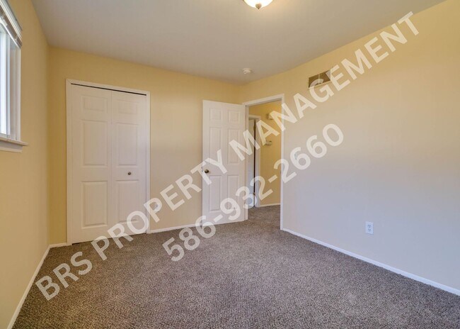 Building Photo - Sterling Heights brick ranch with 3 bedroo...