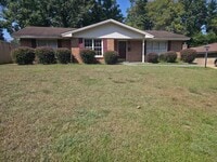 Building Photo - 738 Forestdale Dr