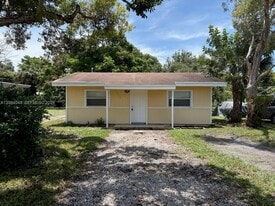 Building Photo - 1354 SW 26th Ave