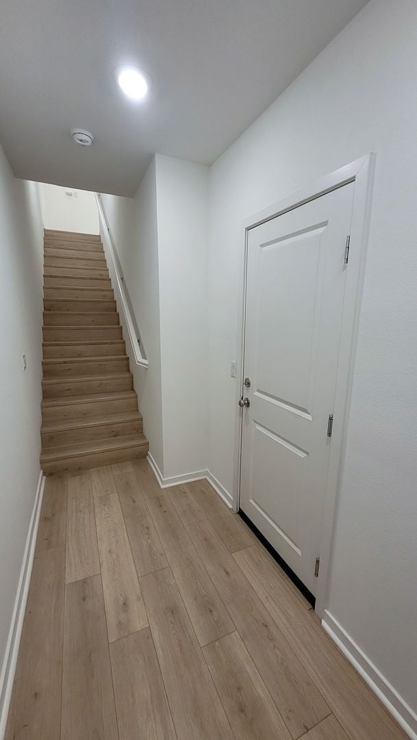 Building Photo - $1000 OFF MOVE IN COST on this Gorgeous Three Story 3 Bed 3 Bath Townhouse