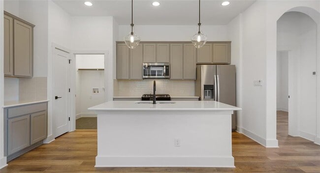 Building Photo - 5517 Stadio Ave