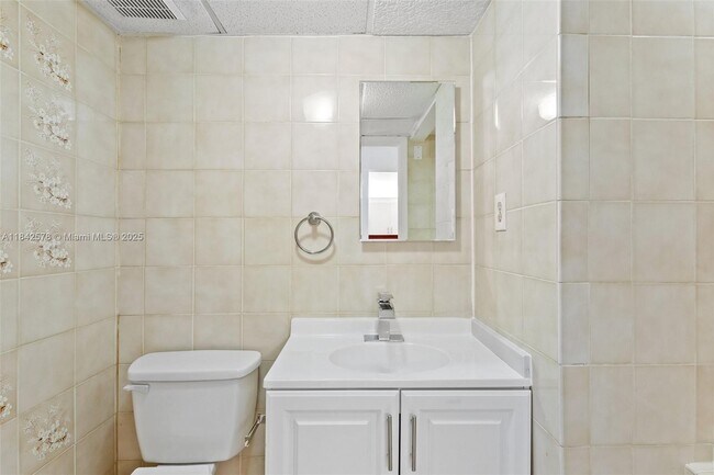 Building Photo - 6450 Collins Ave
