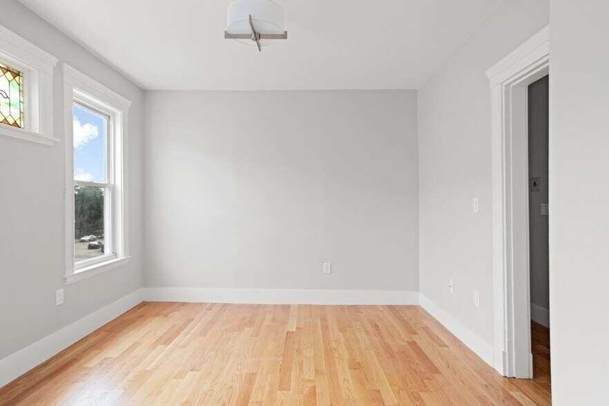 Building Photo - 426 Bowdoin St