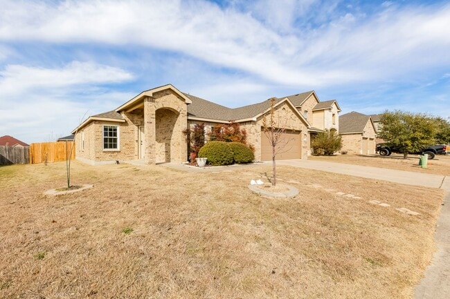 Building Photo - 6113 Bridgewood Dr