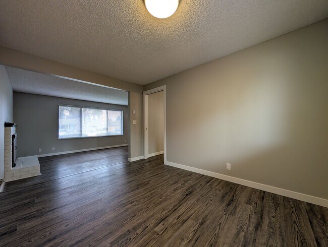 Building Photo - Beautiful Updated 3-Bed, 2-Bath Home In Thurston Area!