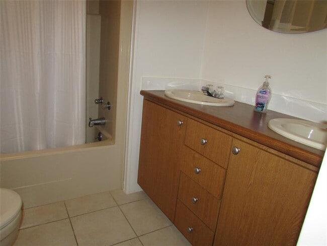 Building Photo - 5249 NW 4th Terrace