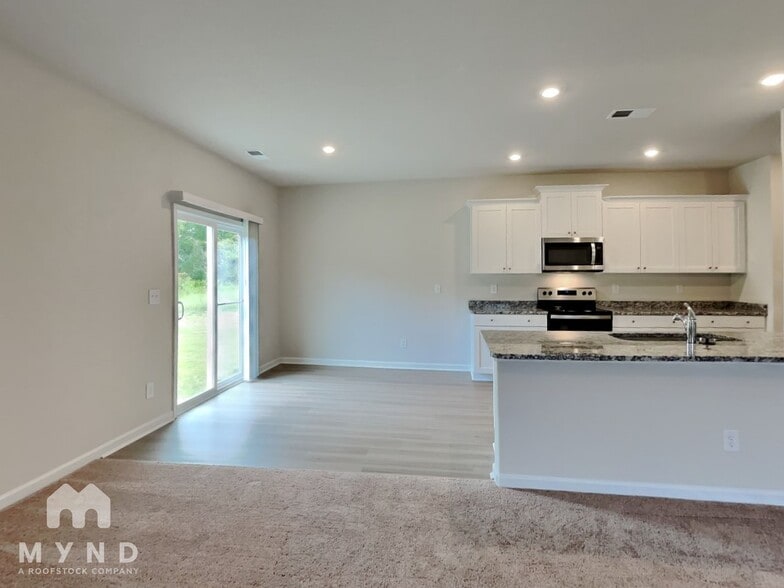 Building Photo - 123 Taverners Ln