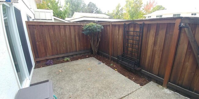 Building Photo - 2551 Twin Creeks Dr