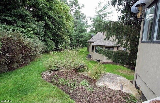 Building Photo - 21 Sherwood Dr