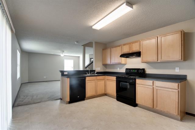 Building Photo - 8211 Leaning Oak Ct