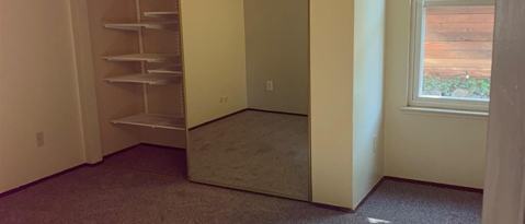 Building Photo - 1602 Somerset Pl