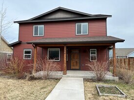 Building Photo - 504 Fowler Ave