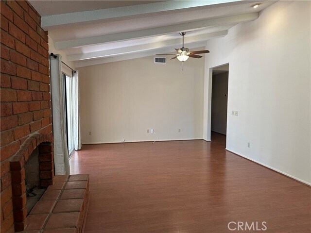 Building Photo - 538 Iris St