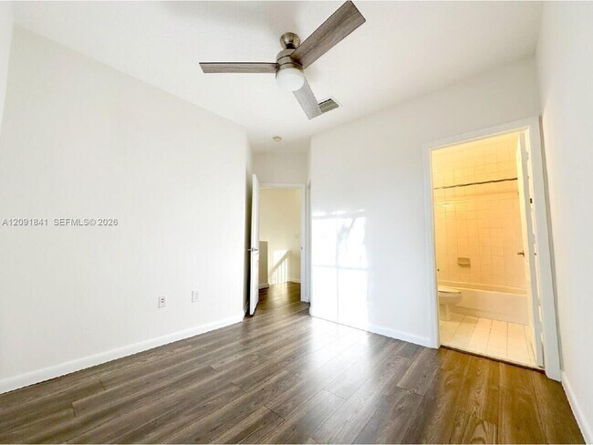 Building Photo - 202 Riverwalk Cir
