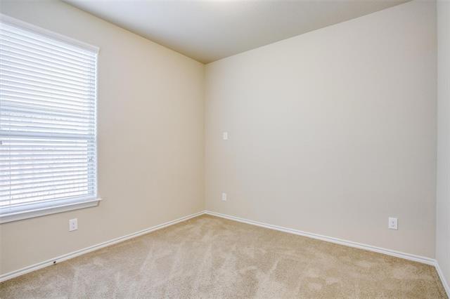 Building Photo - 453 Spring Dr