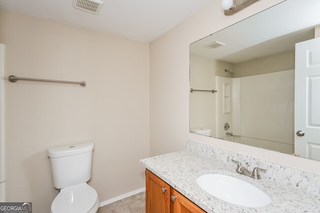 Building Photo - 2077 Raintree Pl
