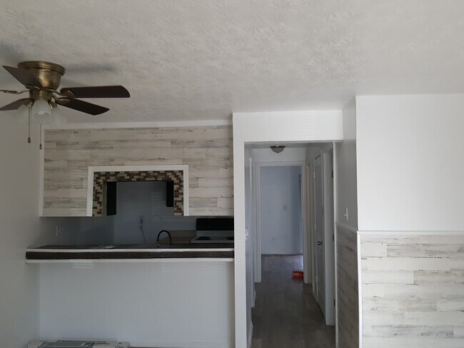 Building Photo - 4267 Drowfield Dr