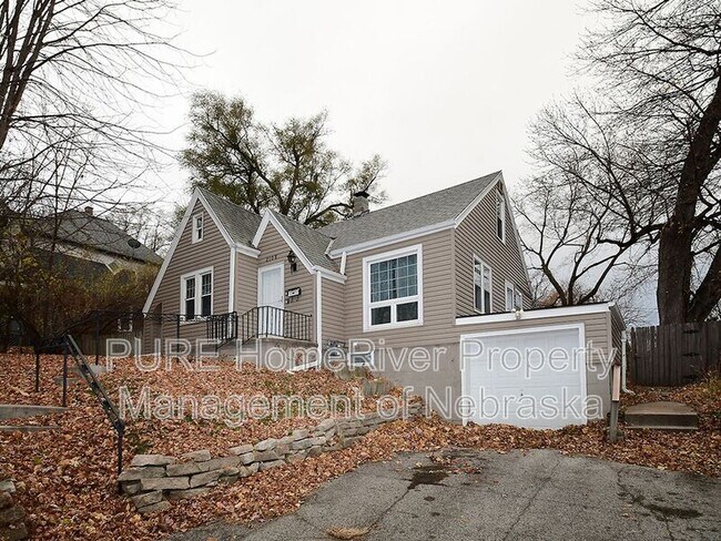 Building Photo - 2108 S 46th St