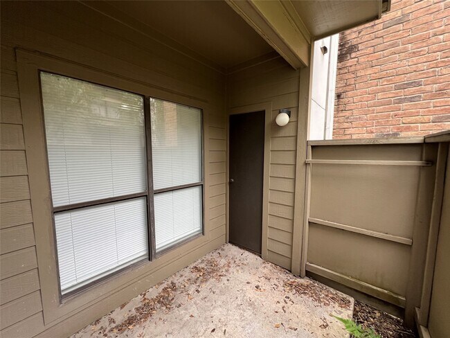 Building Photo - 10053 Westpark Dr