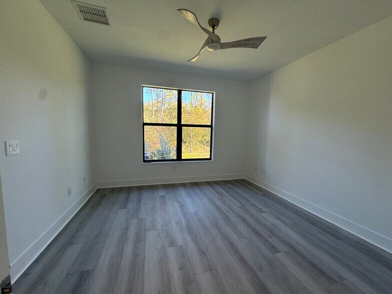 First floor bed room - 10927 Salt Bay Way