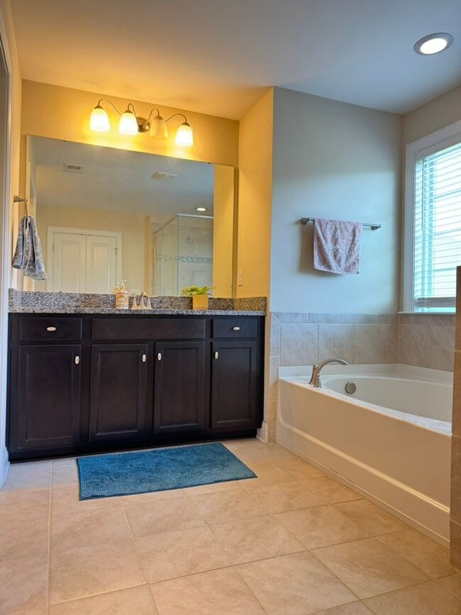 Building Photo - Sought-After Skybrook Community