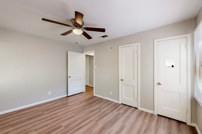 Building Photo - Charming 2-Bedroom Cottage with Big Backyard