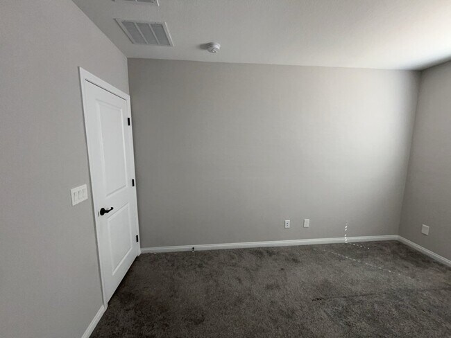 Building Photo - 2122 Bethesda Fountain Rd