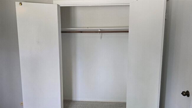 Building Photo - 3303 Candleway Dr