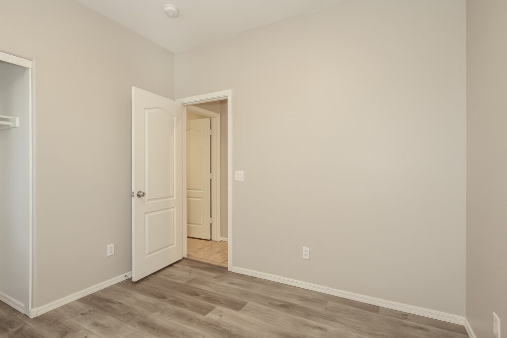 Building Photo - 8713 N 58th Ln