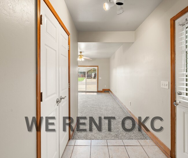 Building Photo - 2649 SW 62nd St