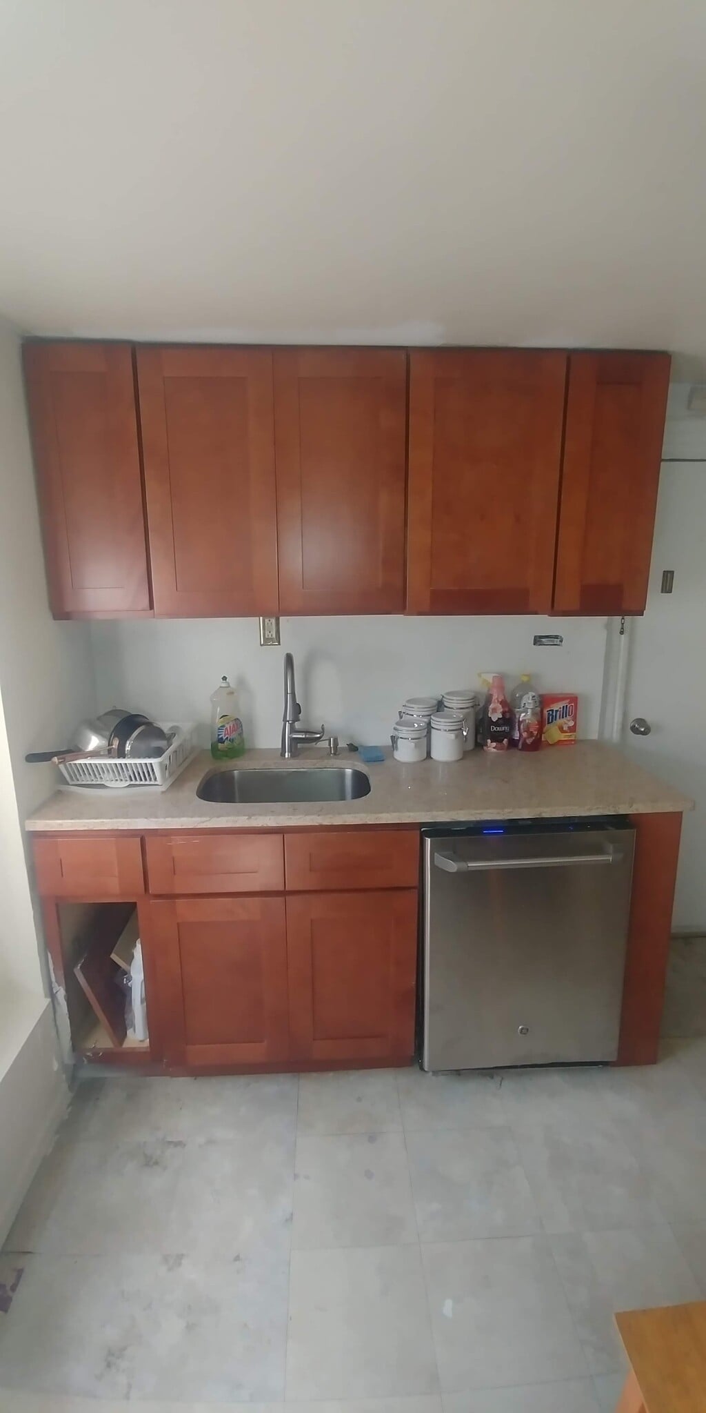 Building Photo - 164 Hull St