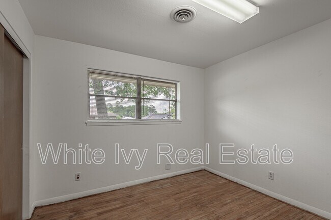 Building Photo - 2328 Ave N 1/2