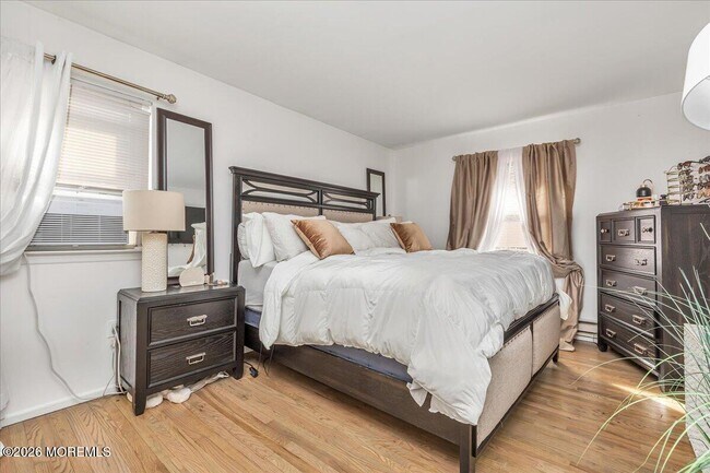 Building Photo - 910 South St