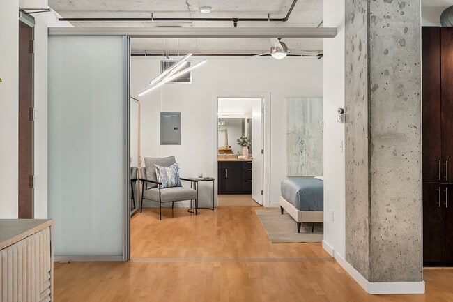 Building Photo - 2720 3rd Ave