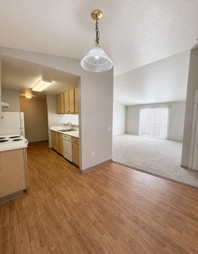 Building Photo - FREE August Rent! Spacious 1-Bedroom with Vaulted Ceilings & In-Unit Laundry!