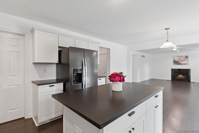Building Photo - 21422 Navarra Dr
