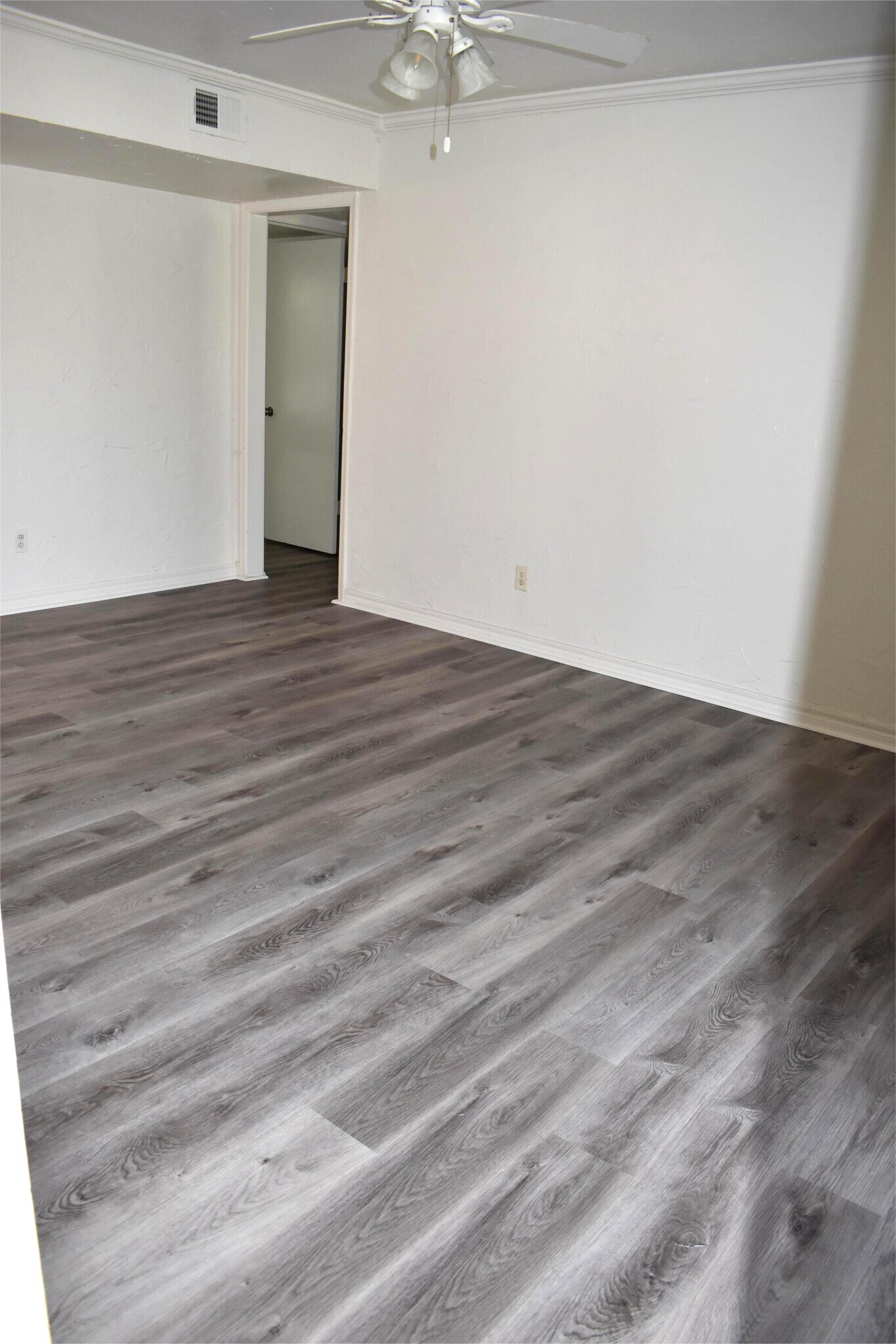 Building Photo - 1717 E Lindsey St